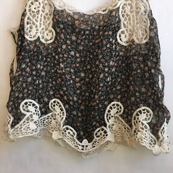 CRYSTAL K CROP TOP WITH CROCHETED LACE TRIM - Picture 5 of 5